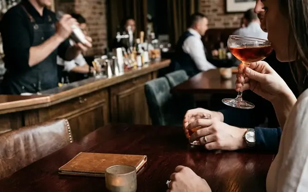 How Atmosphere Changes the Way a Cocktail Tastes
